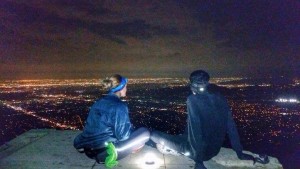 Echo Mountain con un amigo colombiano que es un duro subiendo montañas. Vista sobre Los Ángeles.